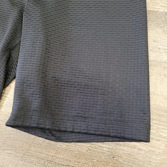 TNA | Aritzia Greenway Mesh Bike Short | Sz. XS - Picture 4 of 7